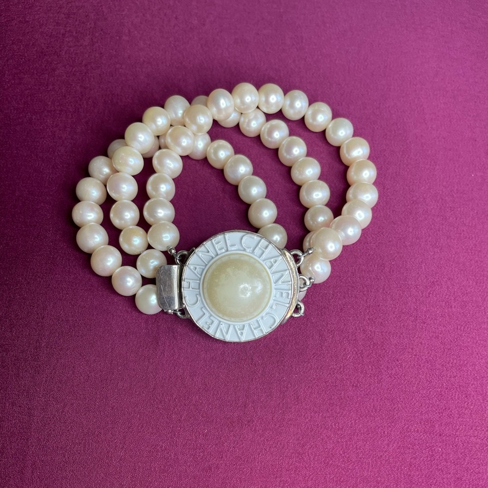 Val Colbert pearl button bracelet - Chanel